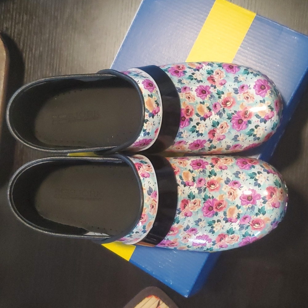 Bjork‎ clogs. Size 39. Brand new. Never worn.